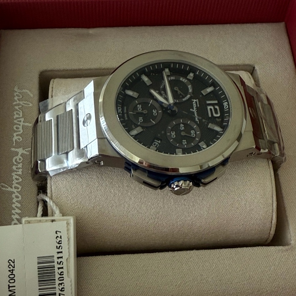 NWT SALVATORE FERRAGAMO F-80 Titanium Tech Mens Watch - Picture 8 of 15